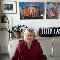 DTP Mitarbeiterin Frau Steffi Jung, Geschäftsführung