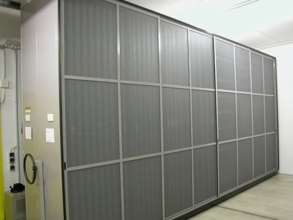 Wir beraten Sie gern über alle ortsfesten und beweglichen Lagereinrichtungen. Ihre Vorhaben werden durch uns entsprechend den aktuellen Richtlinien für Lagereinrichtungen und Lagergeräte projektiert und geplant.  Die Projektierung beinhaltet unter anderem: Berechnung optimaler Regallagerflächen nach dem verfügbaren Lagerraum, dem speziellen Lagergut und der maximal möglichen Traglast der Räumlichkeiten.